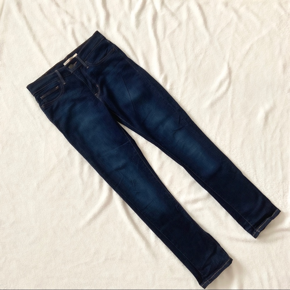 Levi’s Slimming Skinny jeans. Worn twice